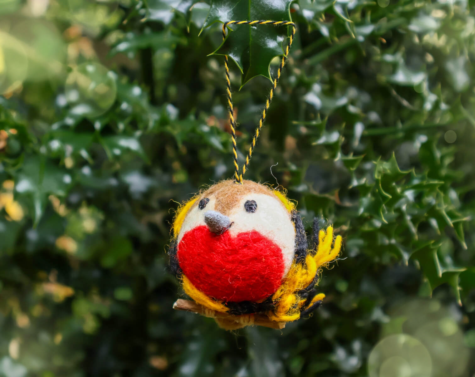 Robin with Scarf Decoration • The Manchester Shop